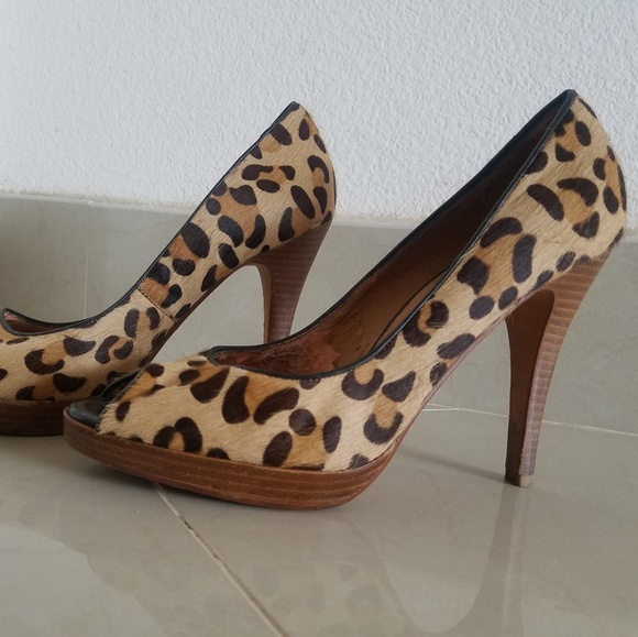 Steve Madden Shoes - Steve Madden leopard heels.